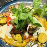 Assiette de viande et légumes de saison du restaurant de l’Hôtel le Midi